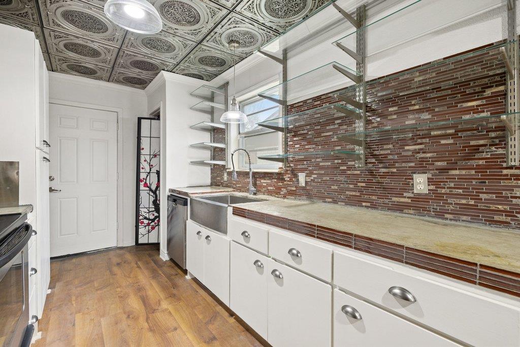 2204 Smith Avenue Taylor TX 76574