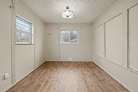 2204 Smith Avenue Taylor TX 76574