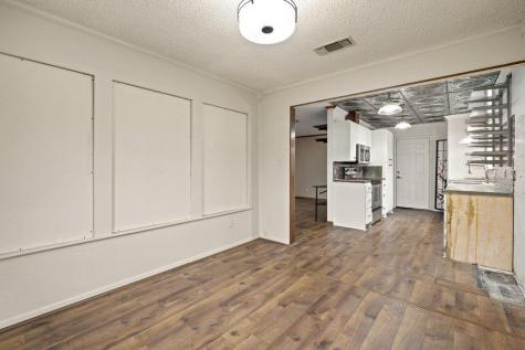 2204 Smith Avenue Taylor TX 76574