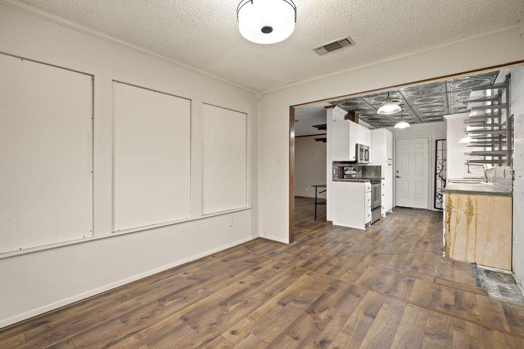 2204 Smith Avenue Taylor TX 76574