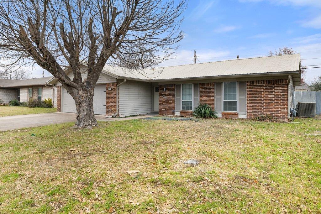 2204 Smith Avenue Taylor TX 76574
