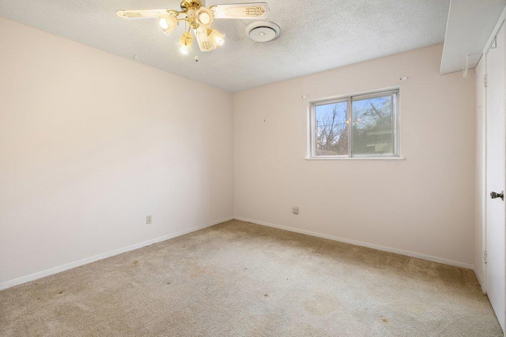 2204 Smith Avenue Taylor TX 76574
