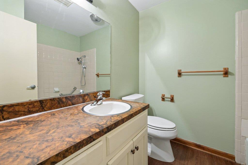 2204 Smith Avenue Taylor TX 76574