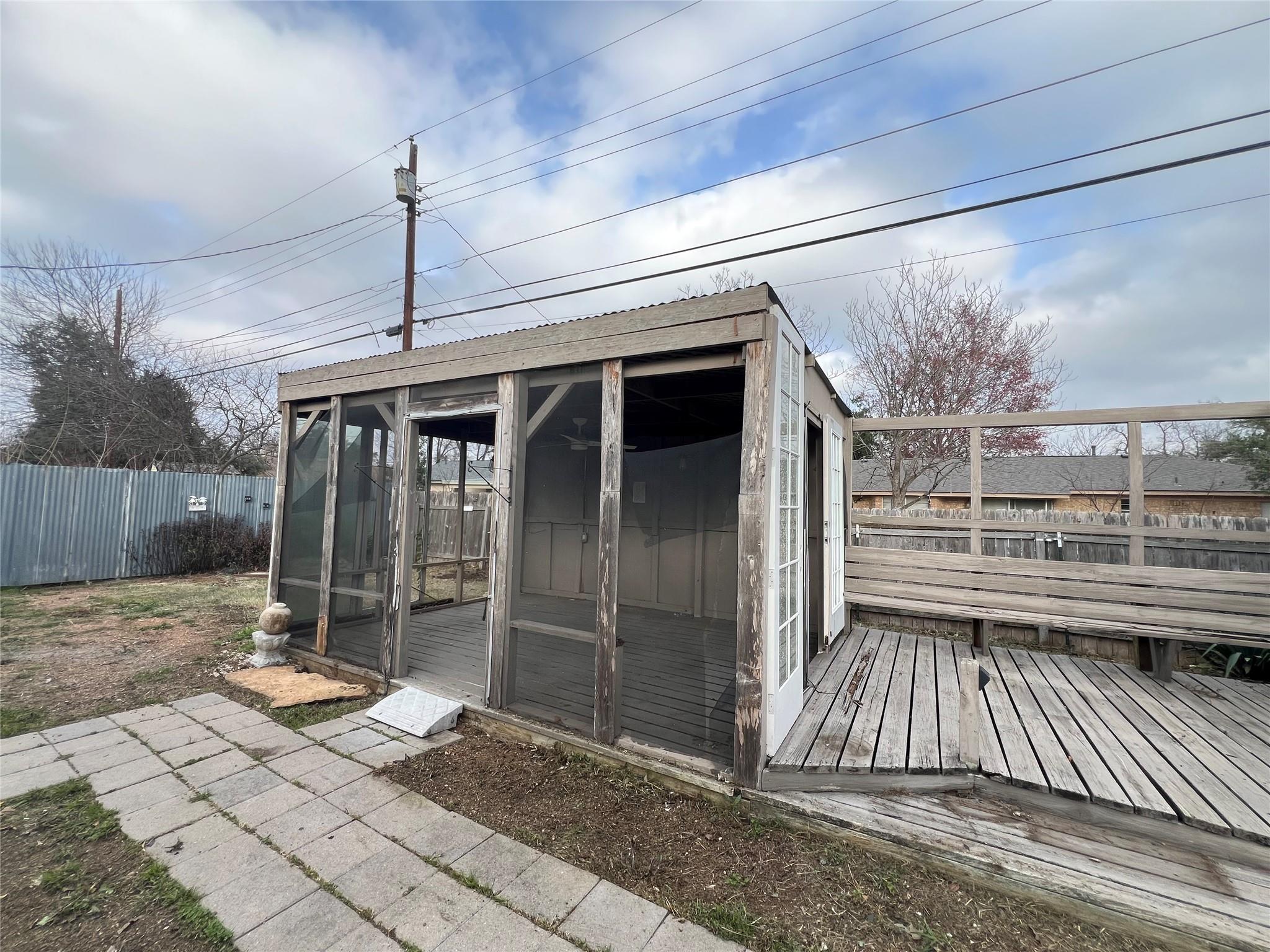 2204 Smith Avenue Taylor TX 76574