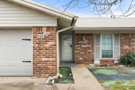 2204 Smith Avenue Taylor TX 76574