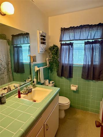 106 San Jacinto Street Lockhart TX 78644