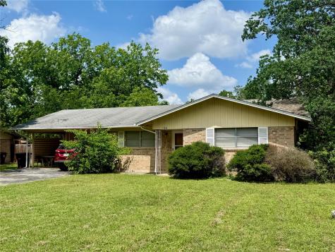 106 San Jacinto Street Lockhart TX 78644