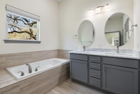 338 Coventry Road Spicewood TX 78669
