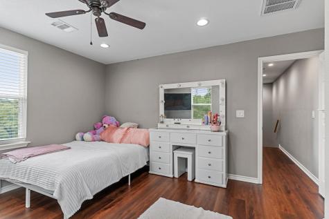 129 Valley Spur Smithville TX 78957