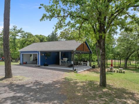 129 Valley Spur Smithville TX 78957