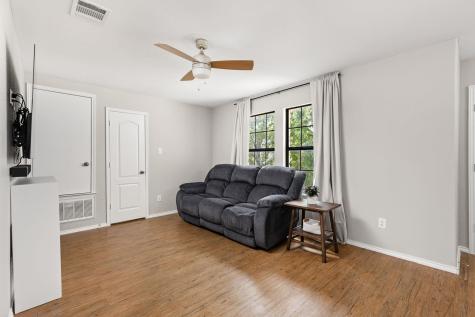 1660 Bayland Street Round Rock TX 78664