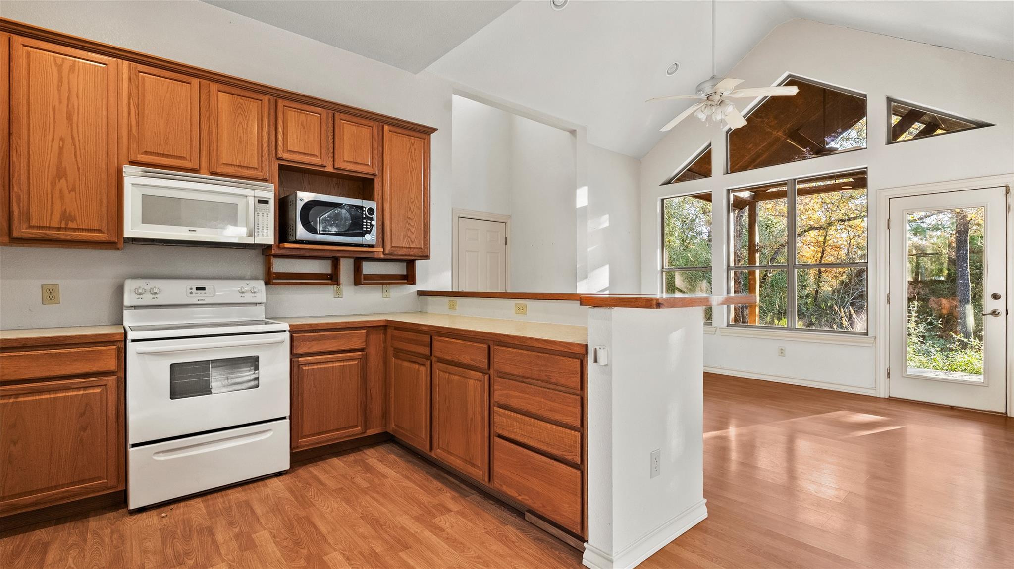 315 Arbors Circle Elgin TX 78621