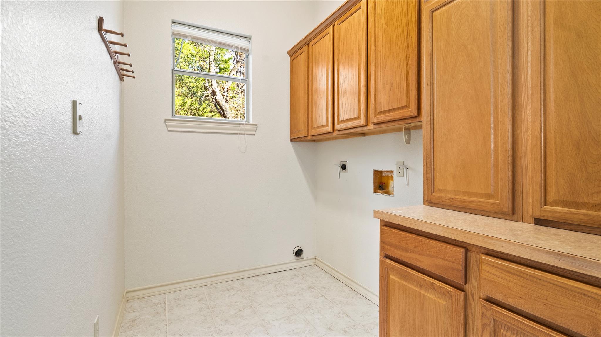 315 Arbors Circle Elgin TX 78621