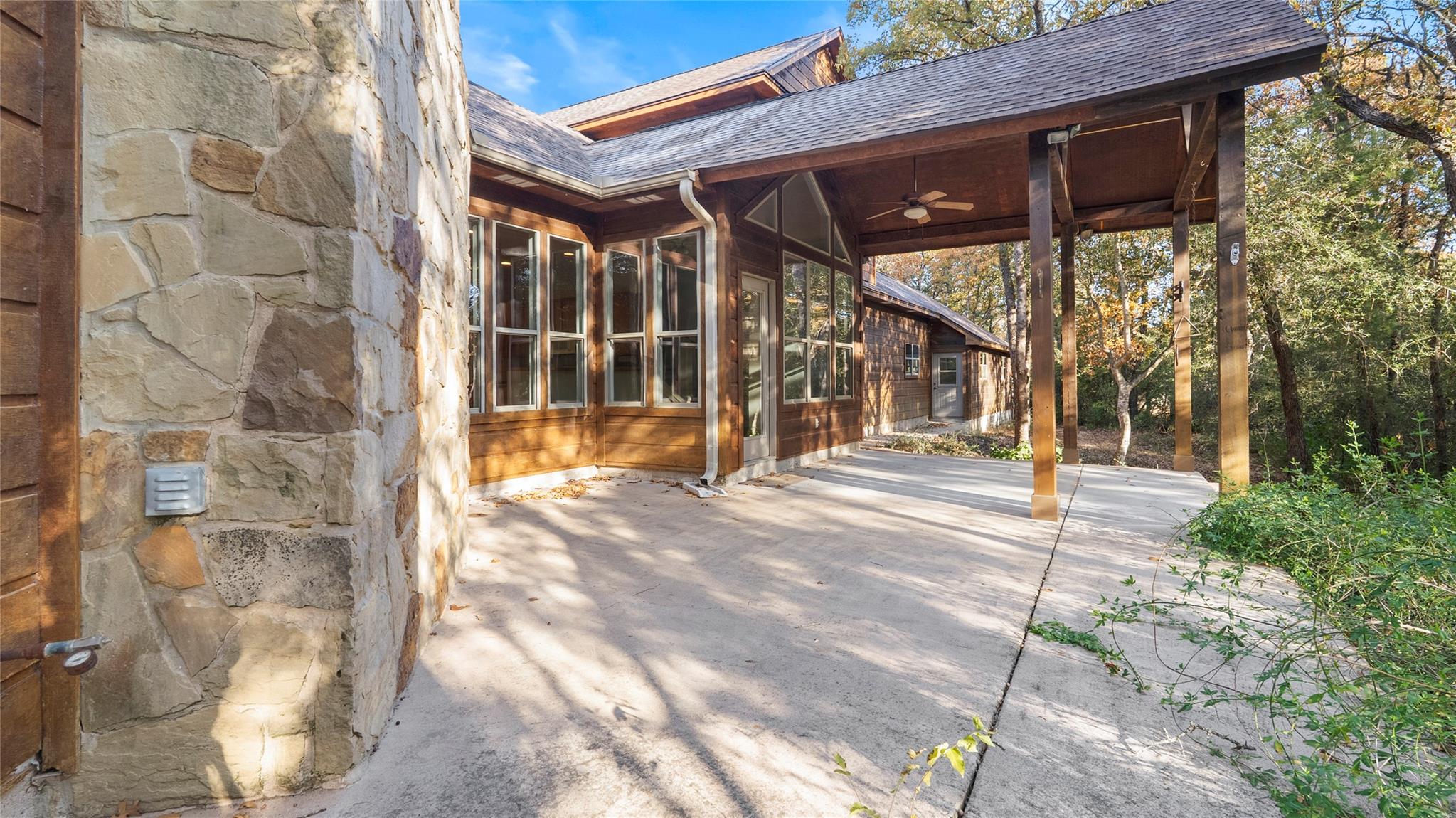 315 Arbors Circle Elgin TX 78621