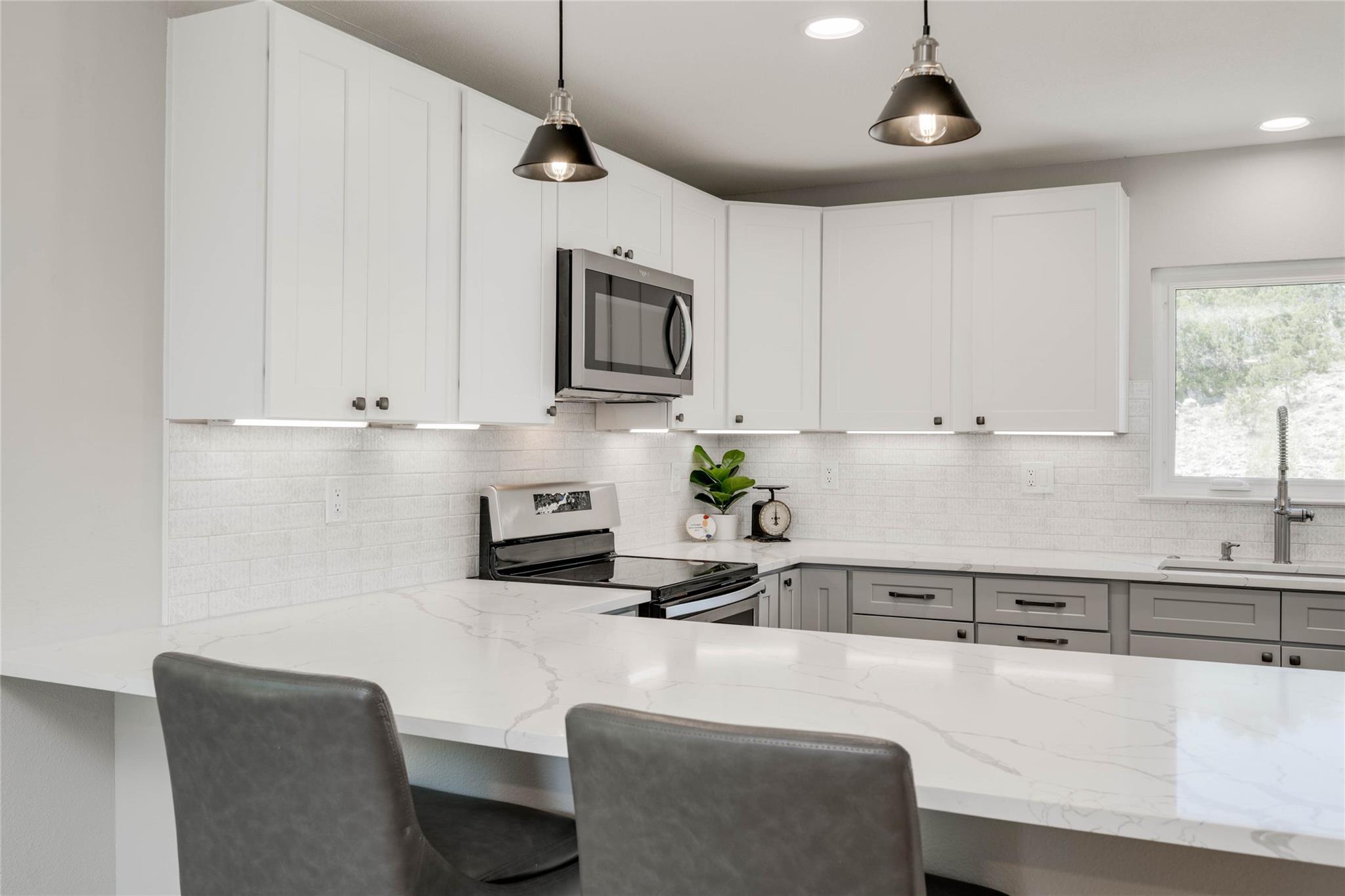 1805 Spring Valley Drive Dripping Springs TX 78620