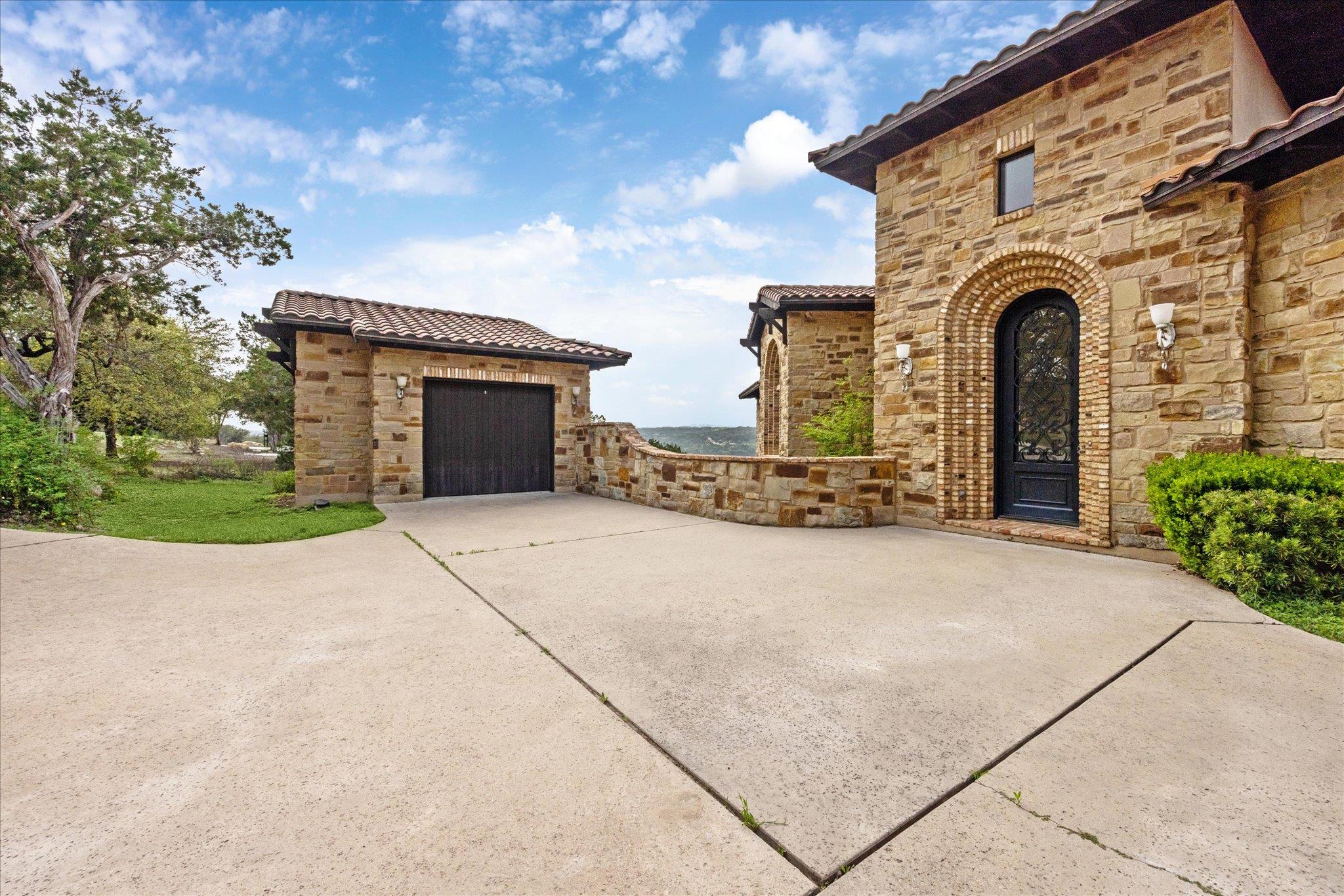 709 S Angel Light Drive Spicewood TX 78669