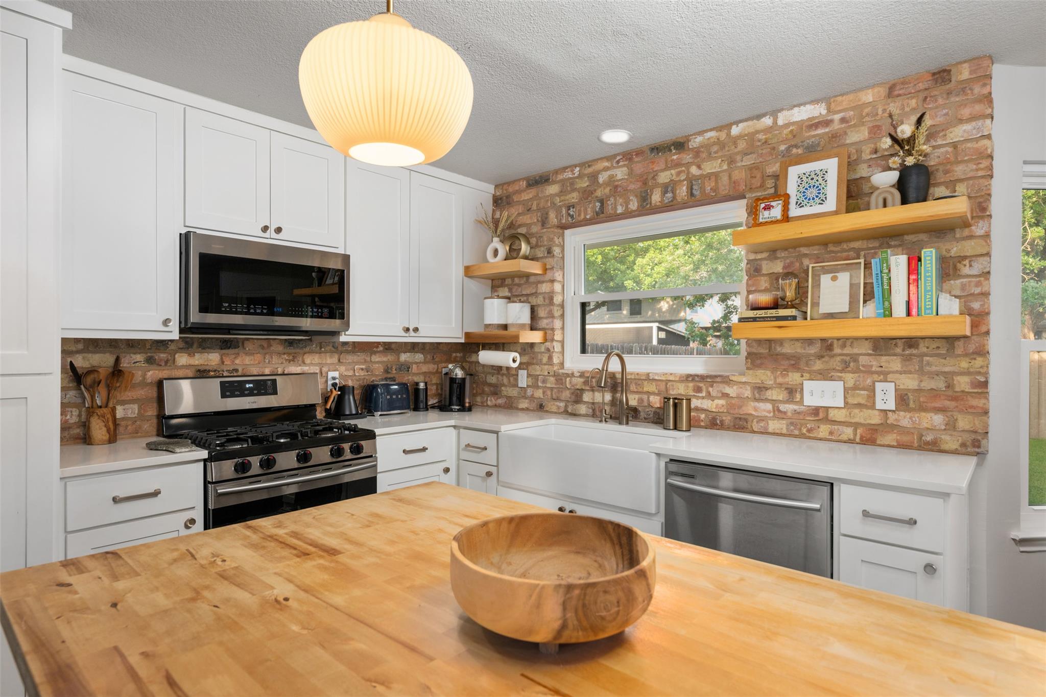 9313 Notches Drive Austin TX 78748