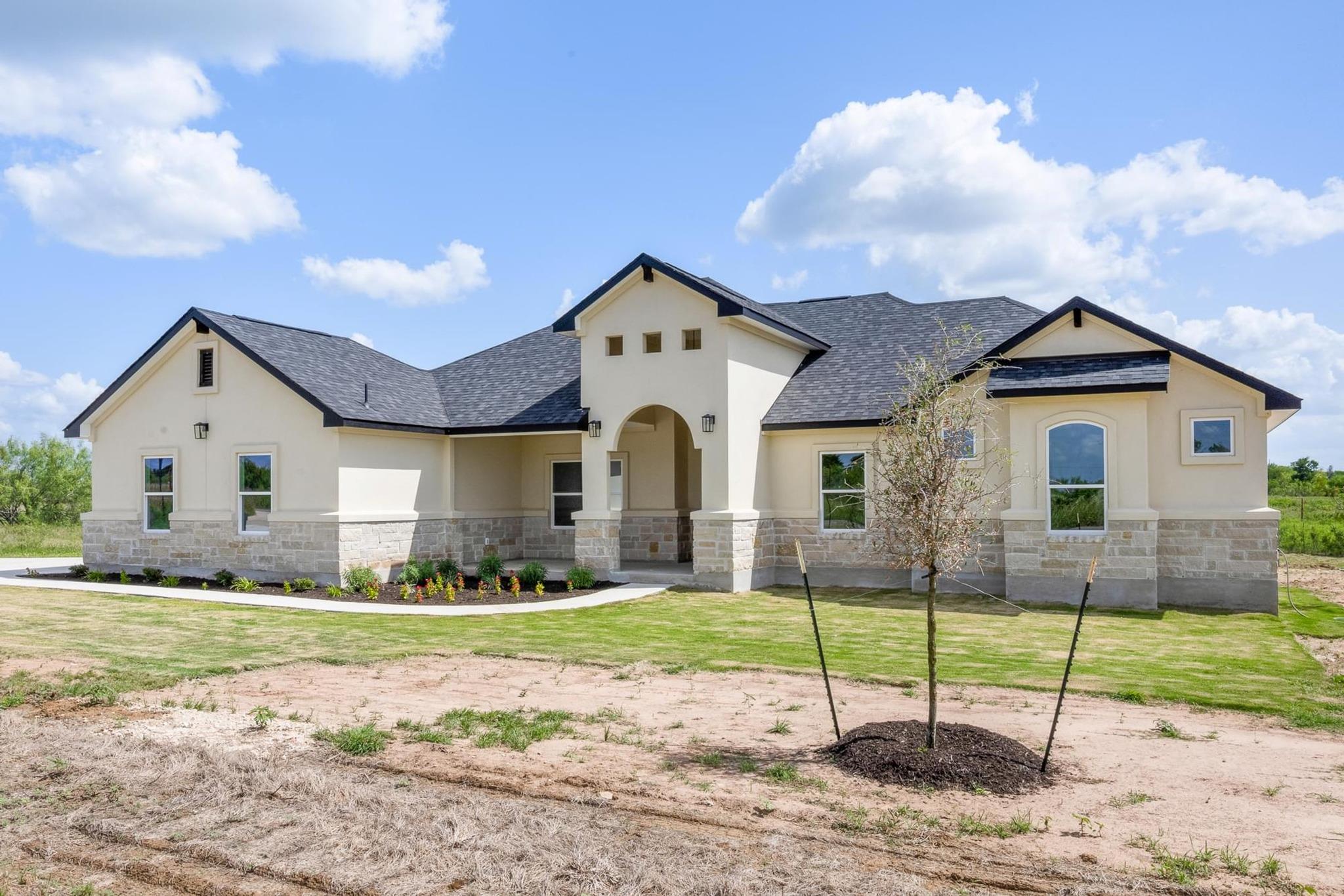1136 Country Road 484 Road Elgin TX 78621