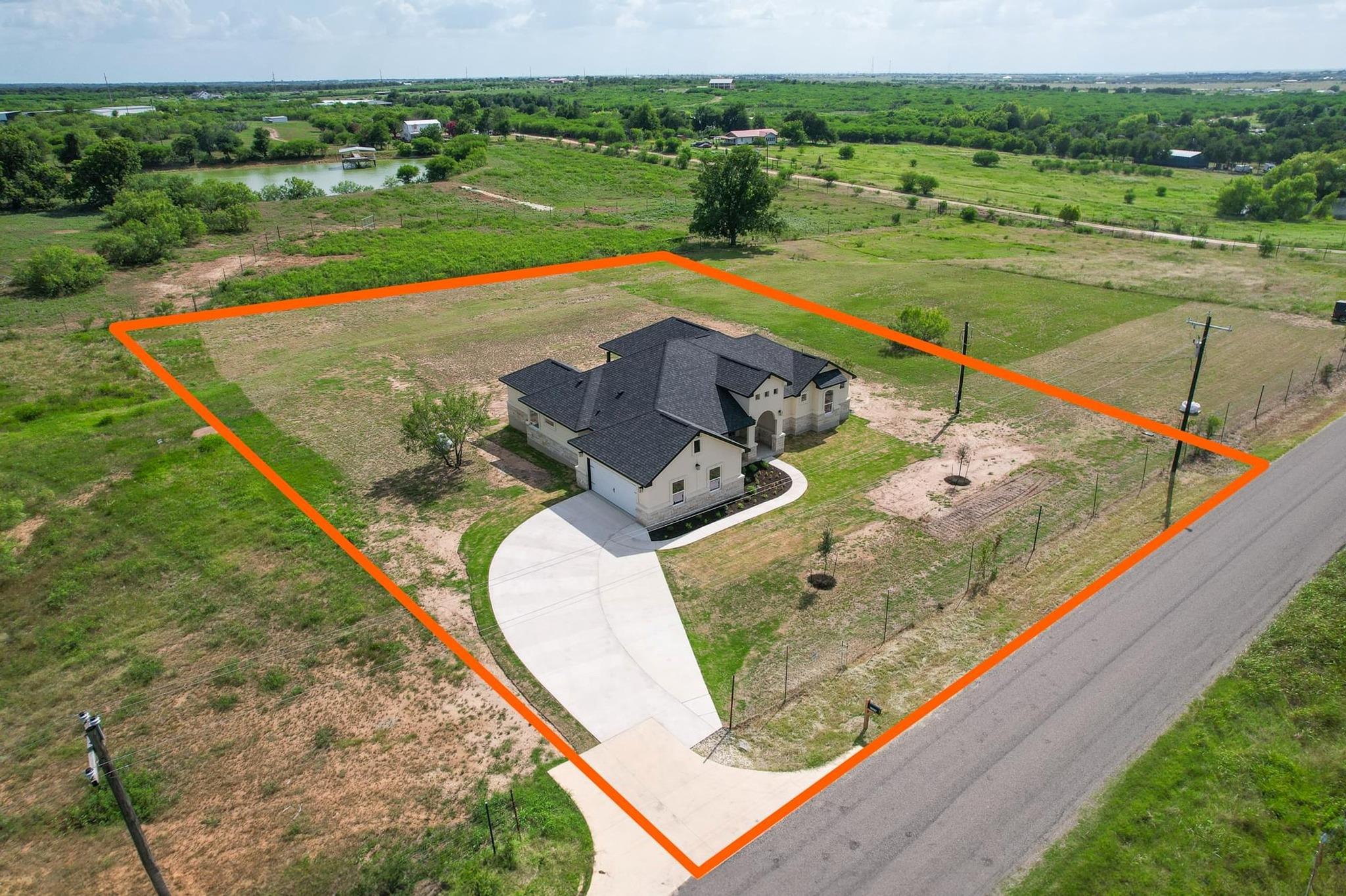 1136 Country Road 484 Road Elgin TX 78621