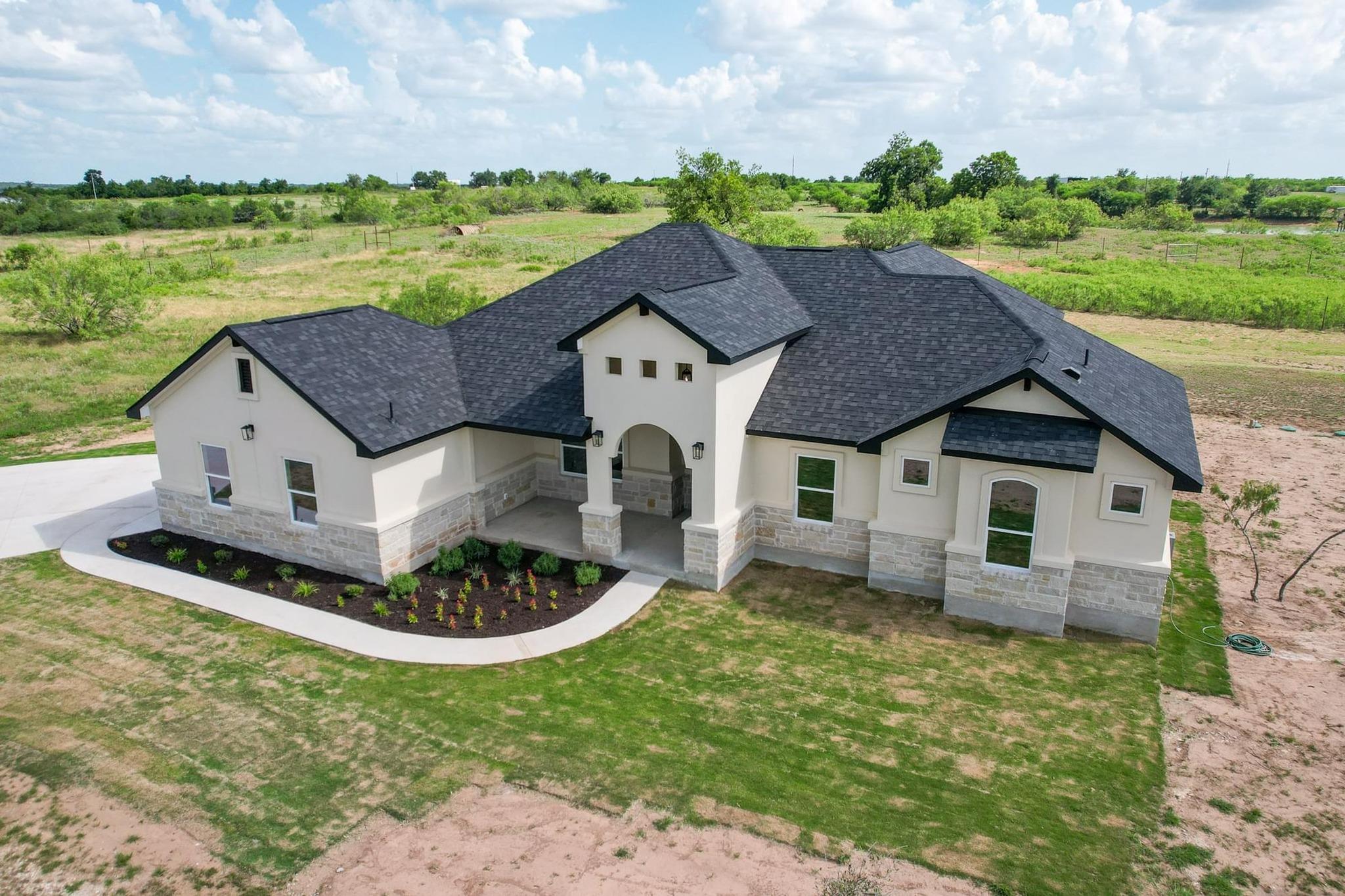 1136 Country Road 484 Road Elgin TX 78621