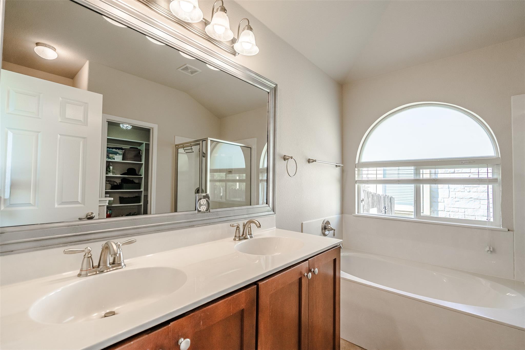 2404 Christoff Loop Austin TX 78748