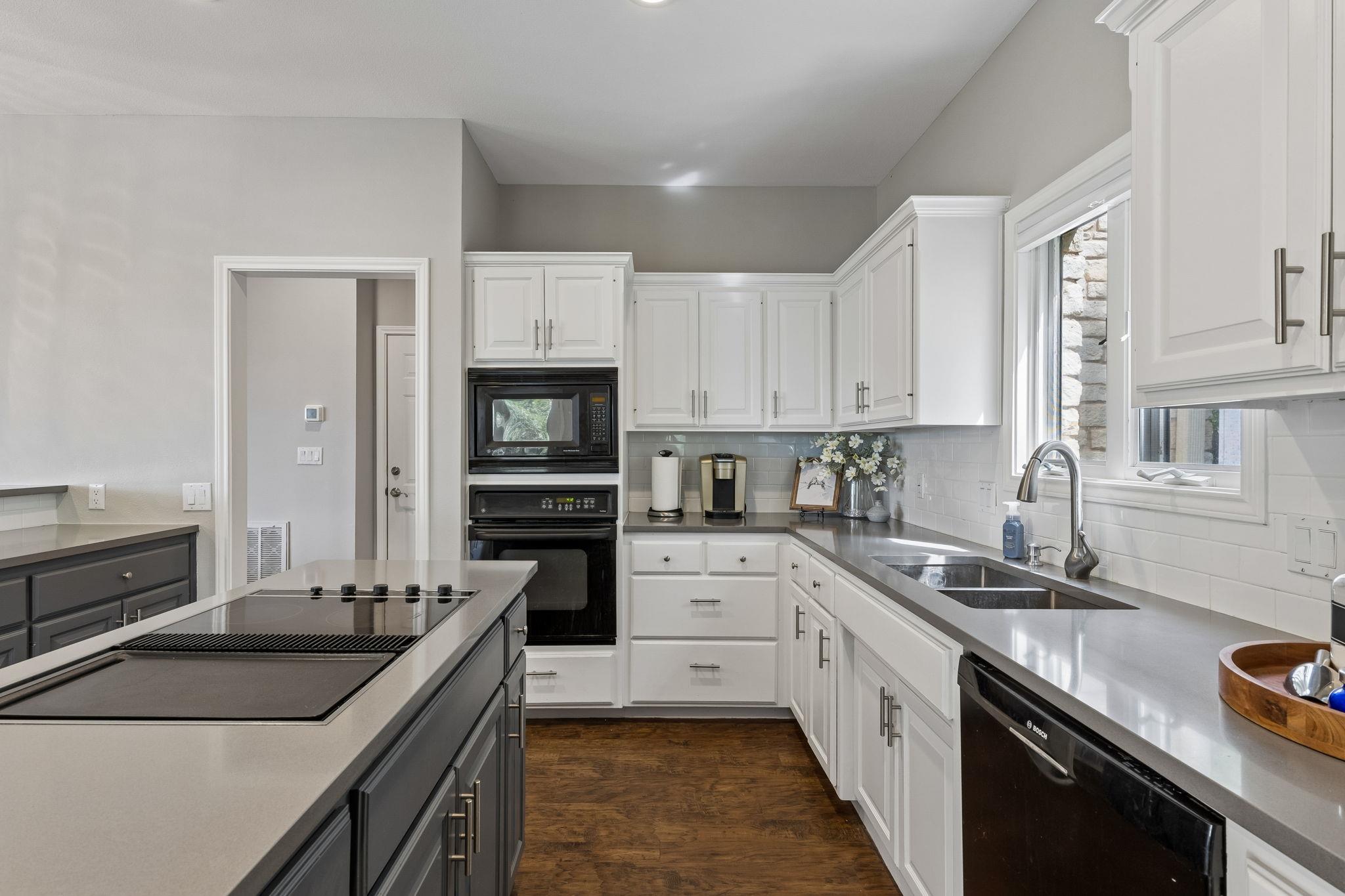 26310 Countryside Drive Spicewood TX 78669