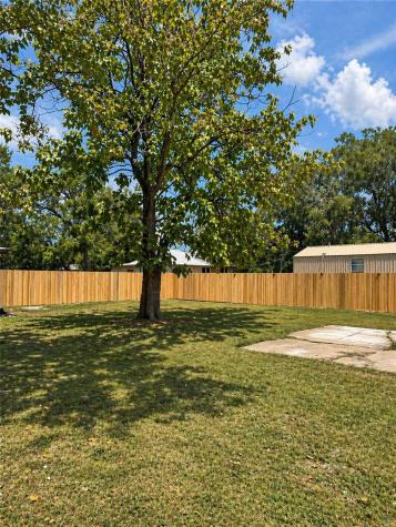 223 NW Front Street Bartlett TX 76511