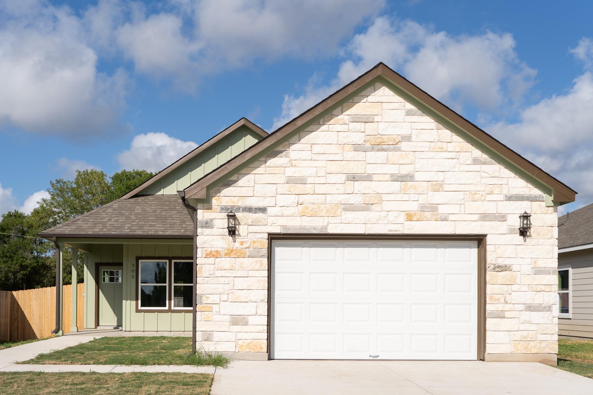 305 String Prairie Way Smithville TX 78957