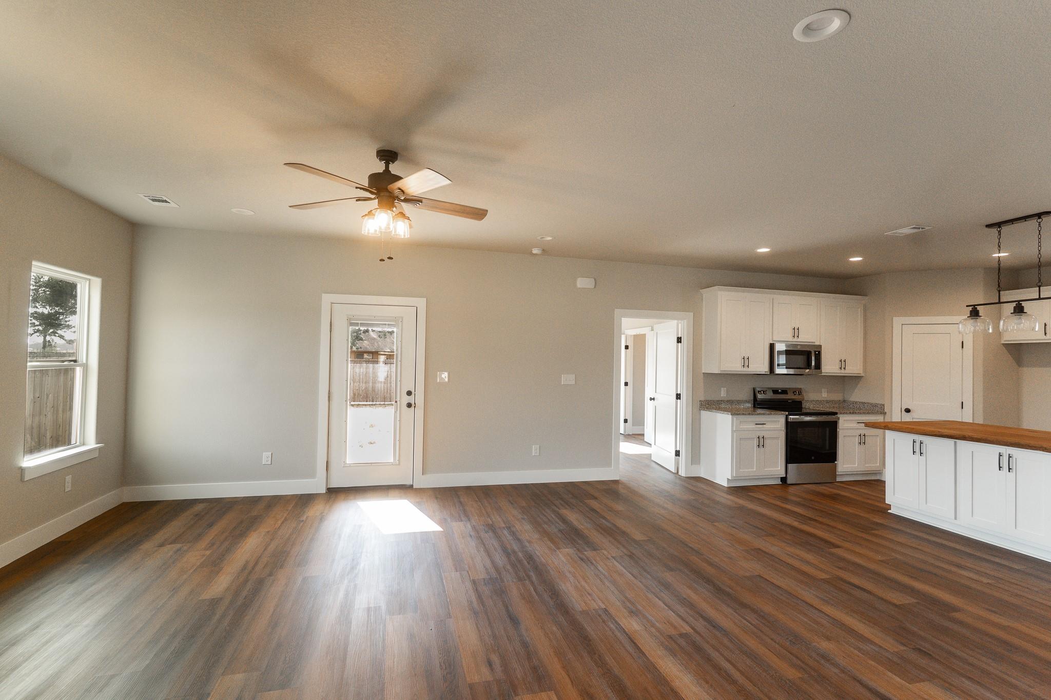 305 String Prairie Way Smithville TX 78957