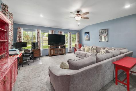 302 Vernon Street Thrall TX 76578