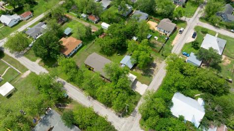 302 Vernon Street Thrall TX 76578