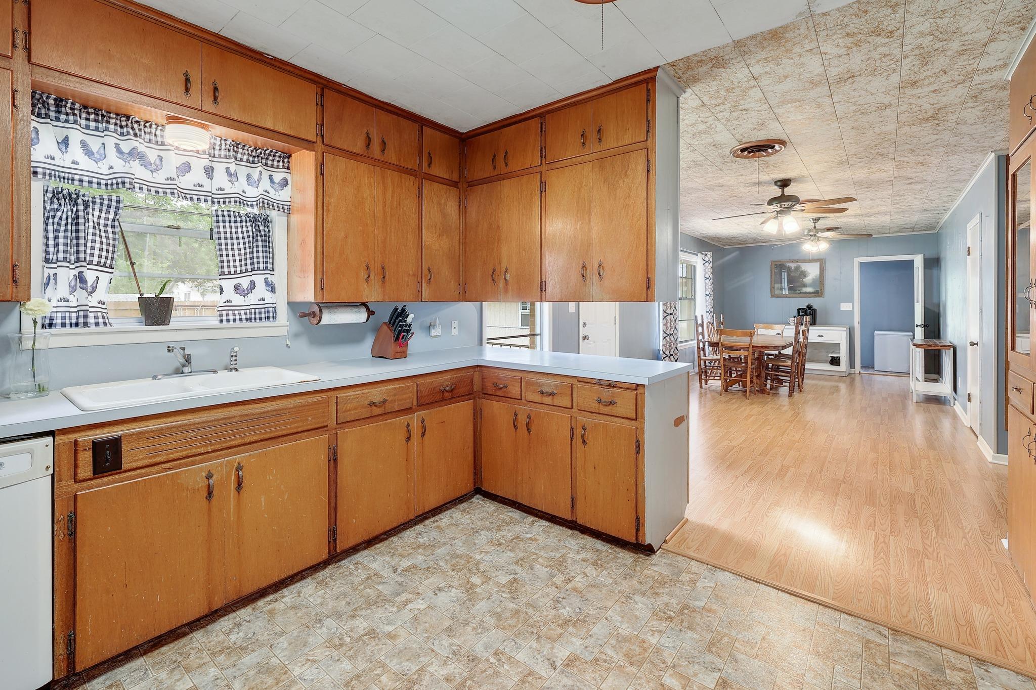 302 Vernon Street Thrall TX 76578