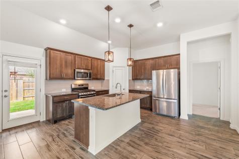682 Coyote Creek Way Kyle TX 78640