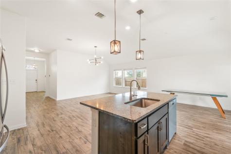 682 Coyote Creek Way Kyle TX 78640