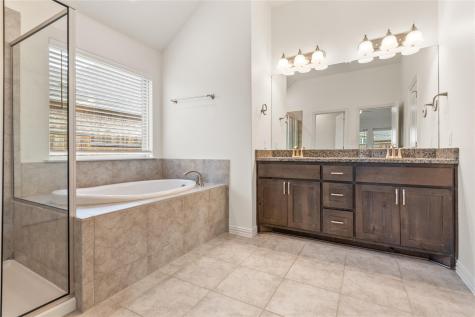 682 Coyote Creek Way Kyle TX 78640