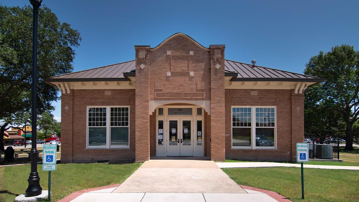 464 Sandringham Loop Kyle TX 78640