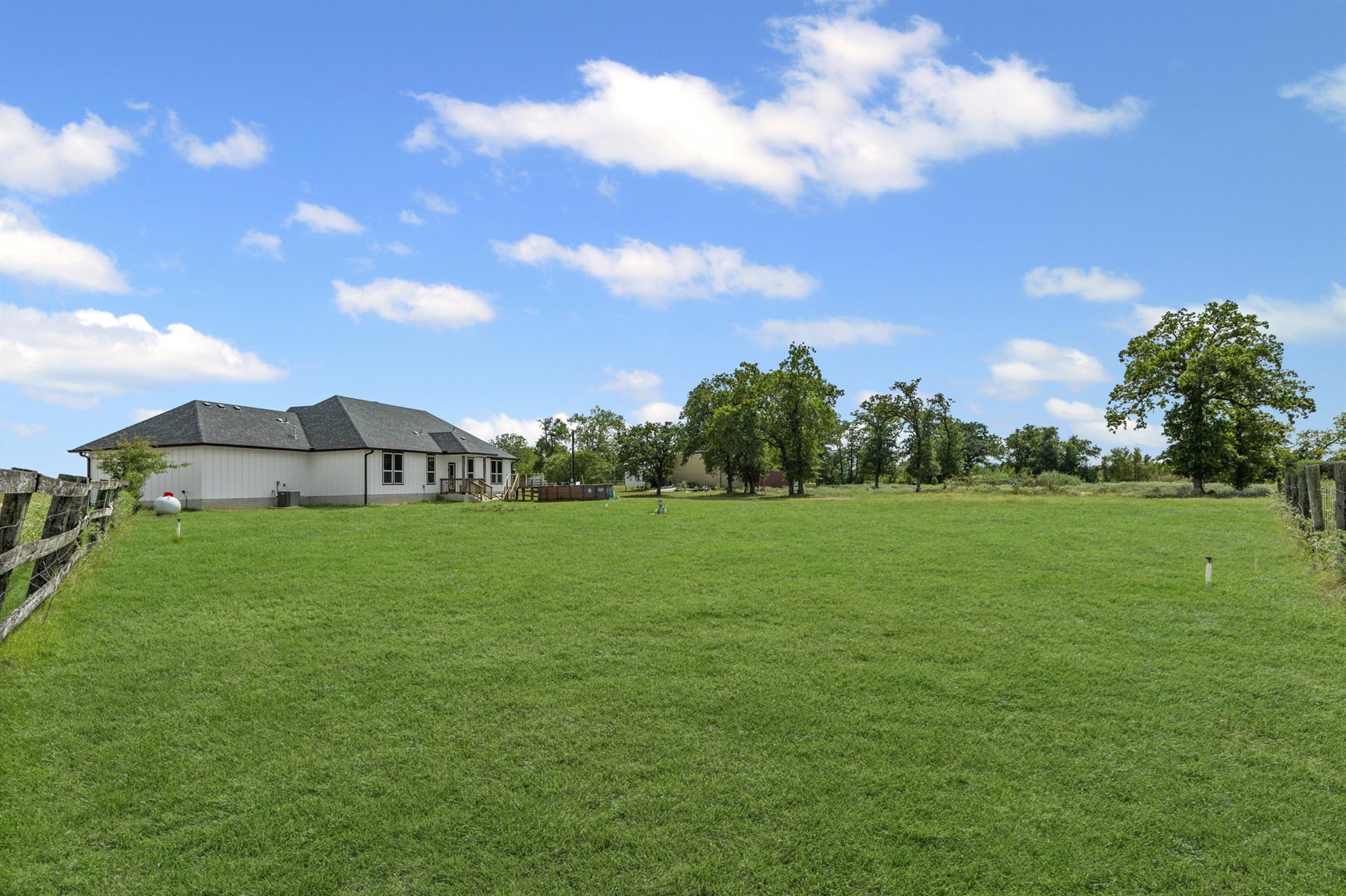 240 Oil Field Road Lockhart TX 78644