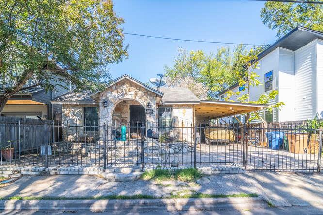 2406 Santa Maria Street Austin TX 78702