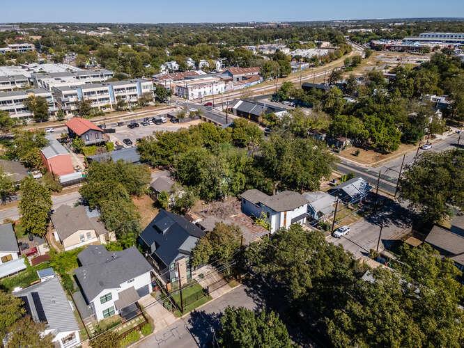 2406 Santa Maria Street Austin TX 78702