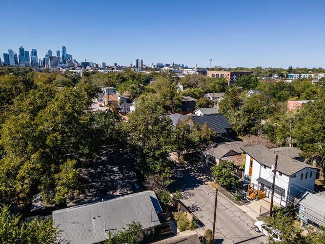 2406 Santa Maria Street Austin TX 78702