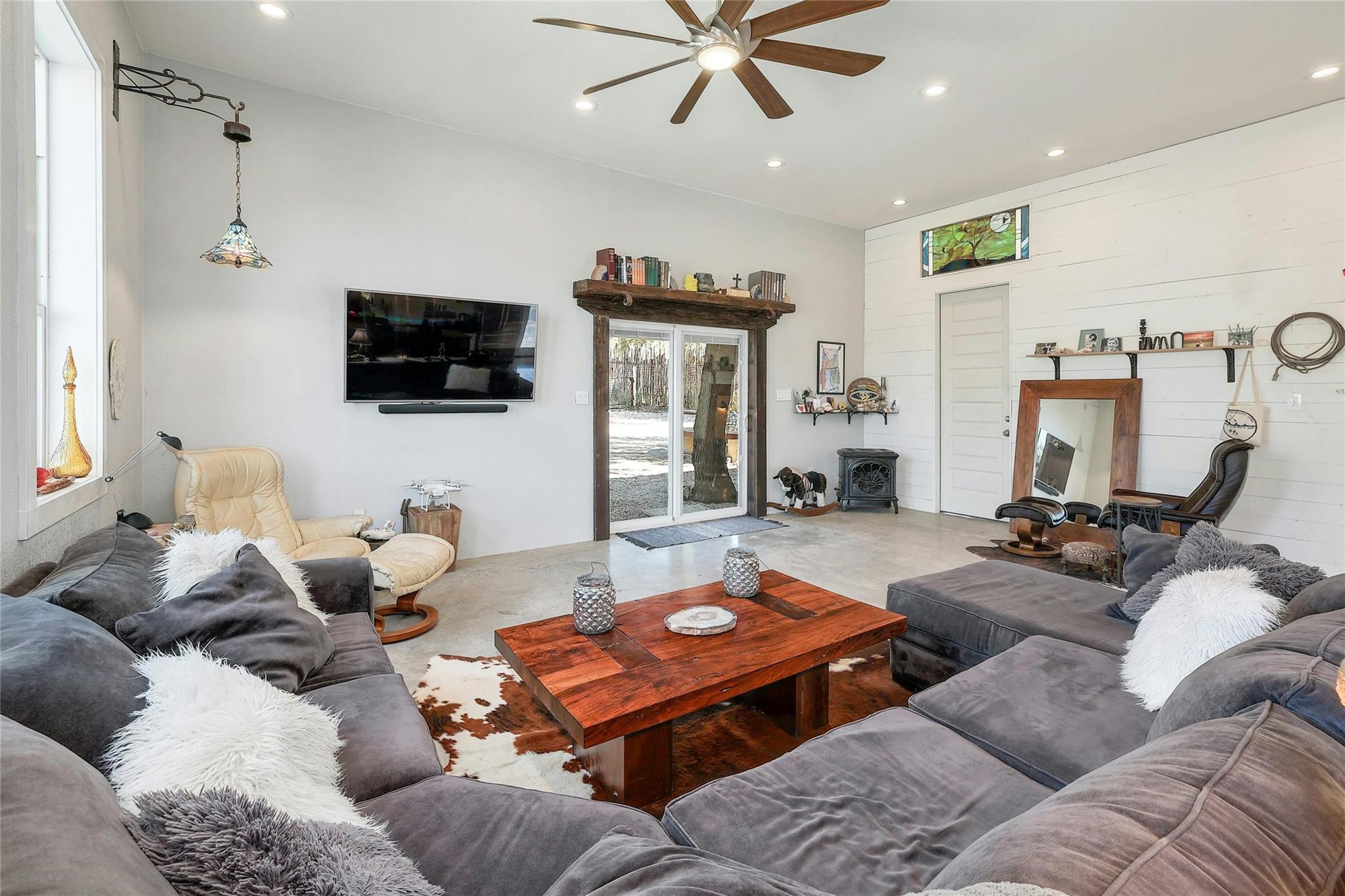 9114 290 W Highway Austin TX 78736