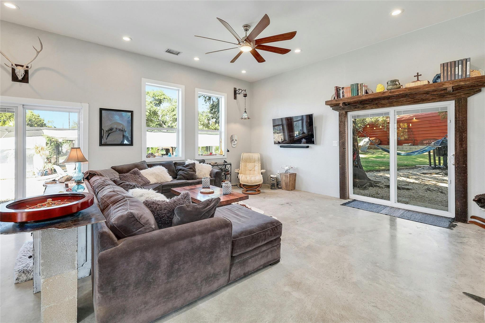 9114 290 W Highway Austin TX 78736