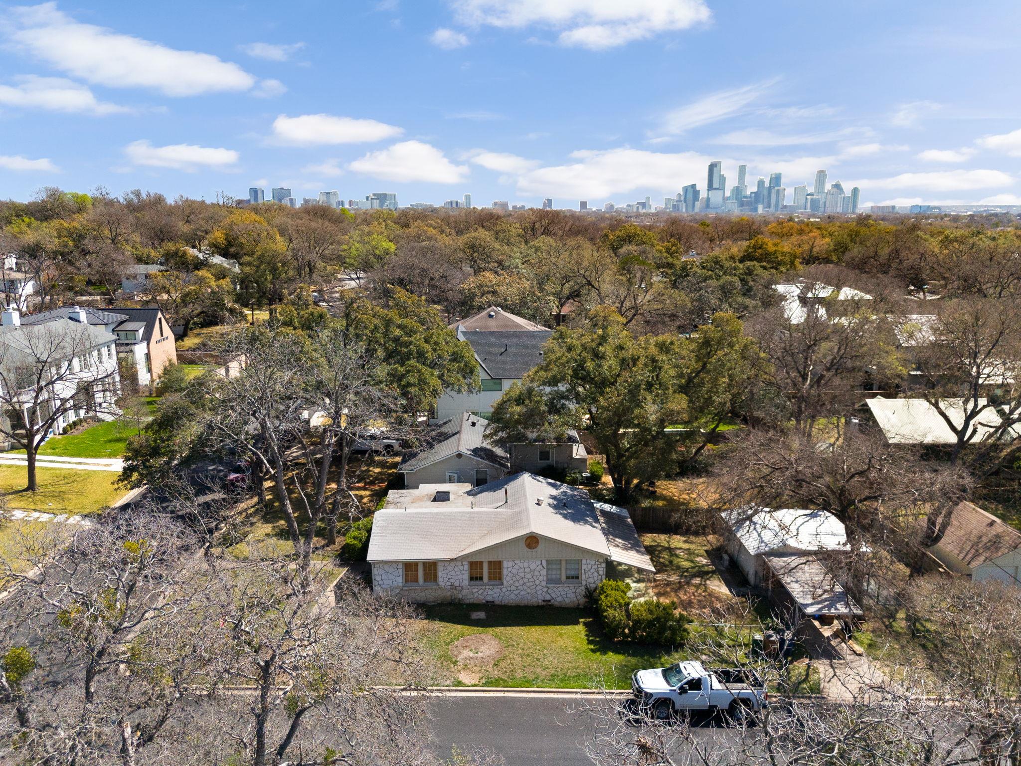 3207 Bridle Path Austin TX 78703