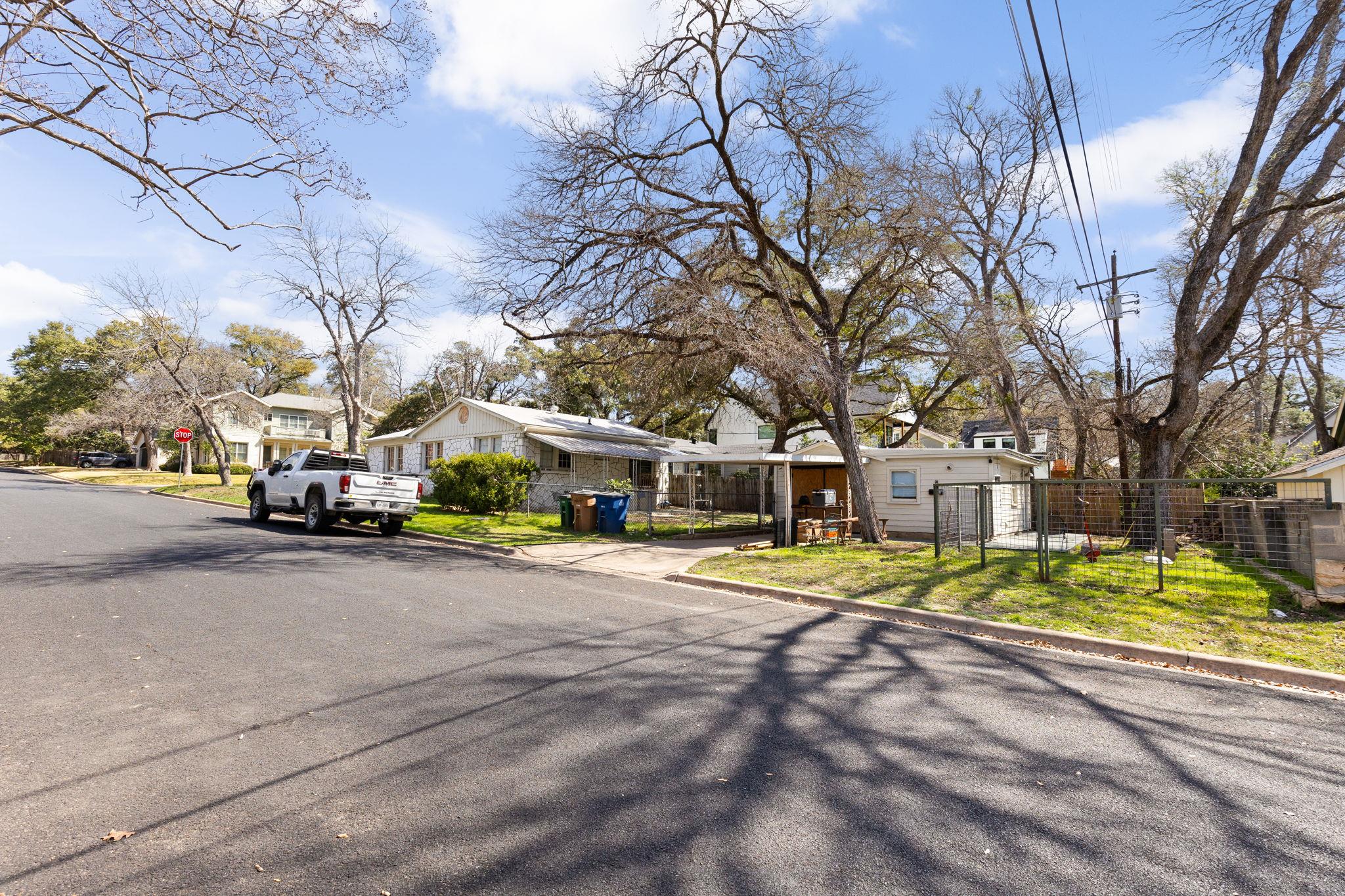 3207 Bridle Path Austin TX 78703