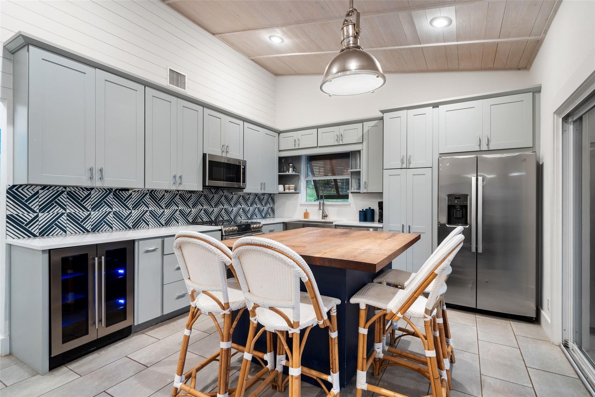 1293 Lake Shore Drive Spicewood TX 78669