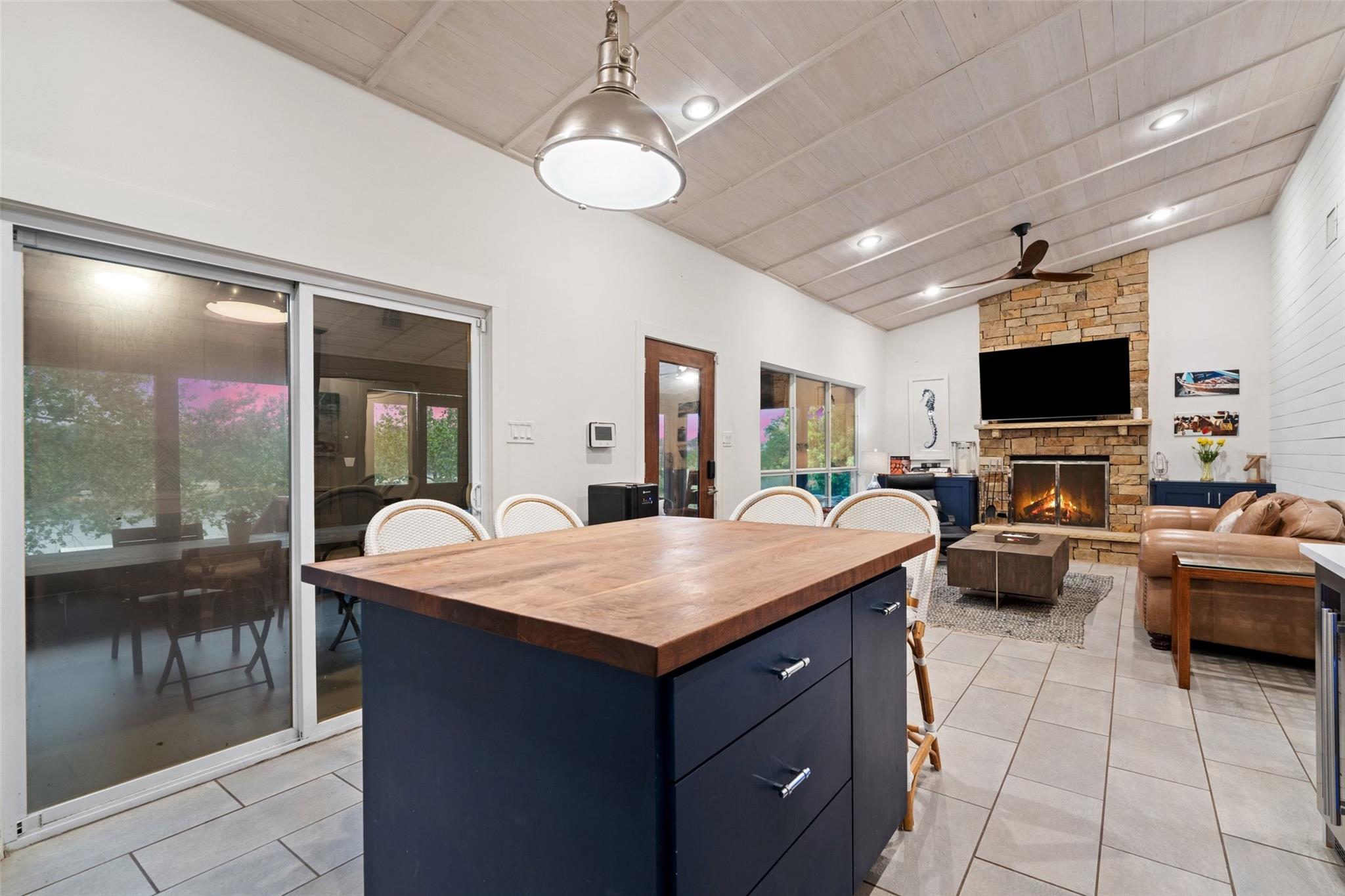 1293 Lake Shore Drive Spicewood TX 78669