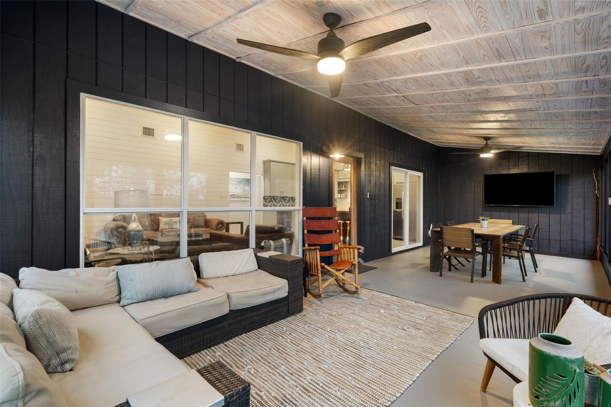 1293 Lake Shore Drive Spicewood TX 78669