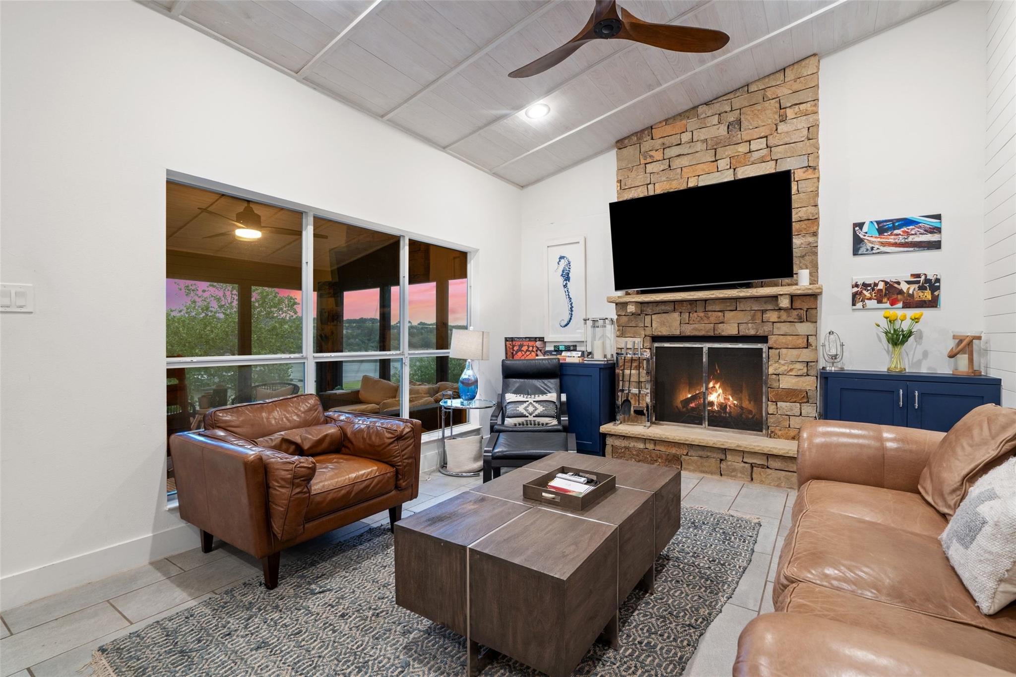 1293 Lake Shore Drive Spicewood TX 78669