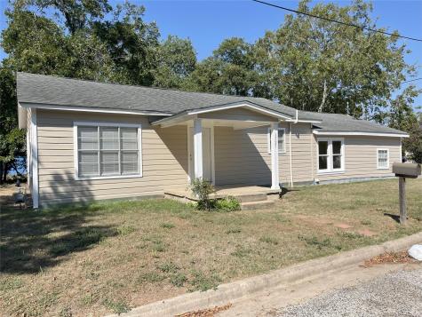 1521 N Hamilton Street Gonzales TX 78629