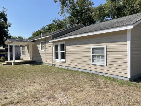 1521 N Hamilton Street Gonzales TX 78629